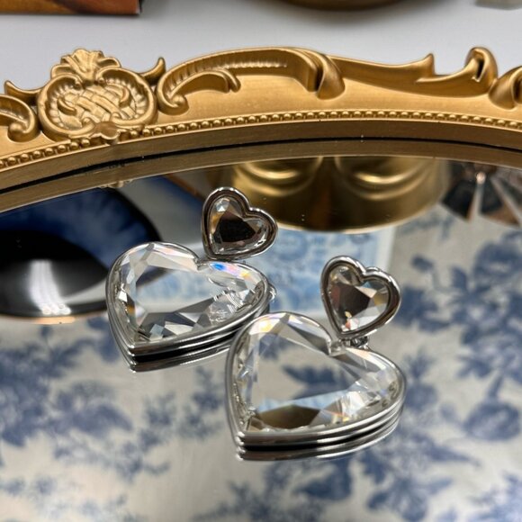 🆕 MARC JACOBS 🧿 NWOT Silver Crystal Double Heart Earrings - Picture 3 of 15